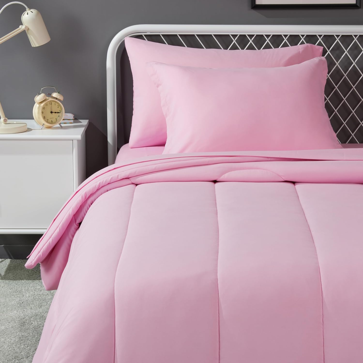 Amazon Basics 5-Piece Soft, Easy-Wash Microfiber Kid’s Bed-in-a-Bag Bedding Set with Sheet and Comforter, Twin, Pink, Solid
