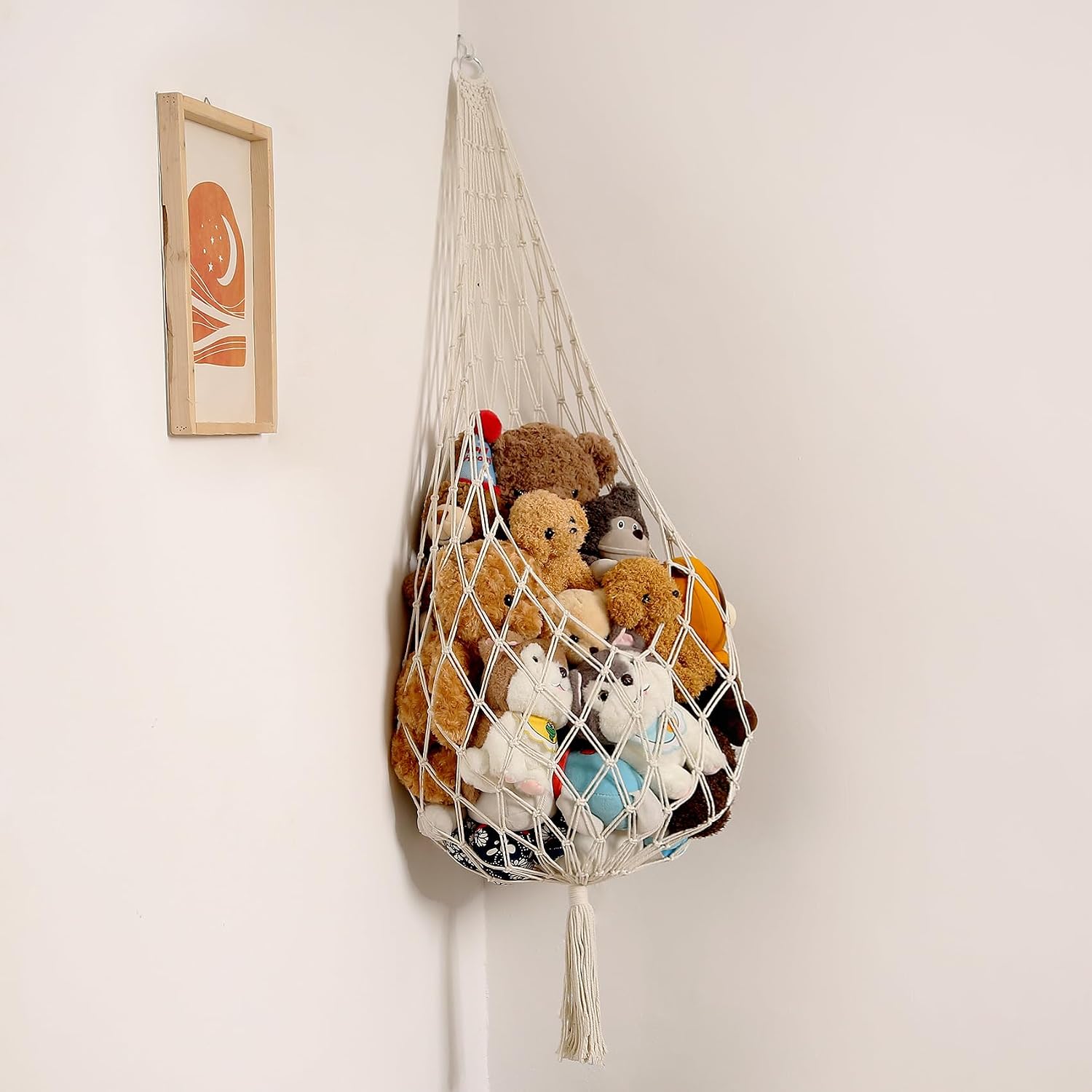 Amdermi Stuffed Animal Hammock Corner, Boho Macrame Plush Toy Storage Net for Wall, Hanging Stuffed Animal Holder for Nursery, Playroom, Kids Room, Cream